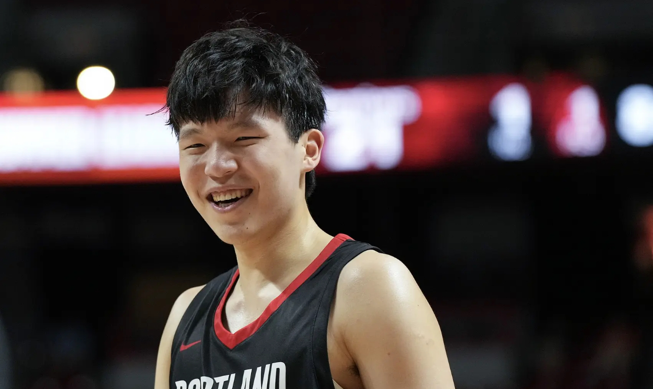 开拓者队球员团结一心赢得轰动的简单介绍 开拓者队球员团结一心赢得轰动的简单介绍