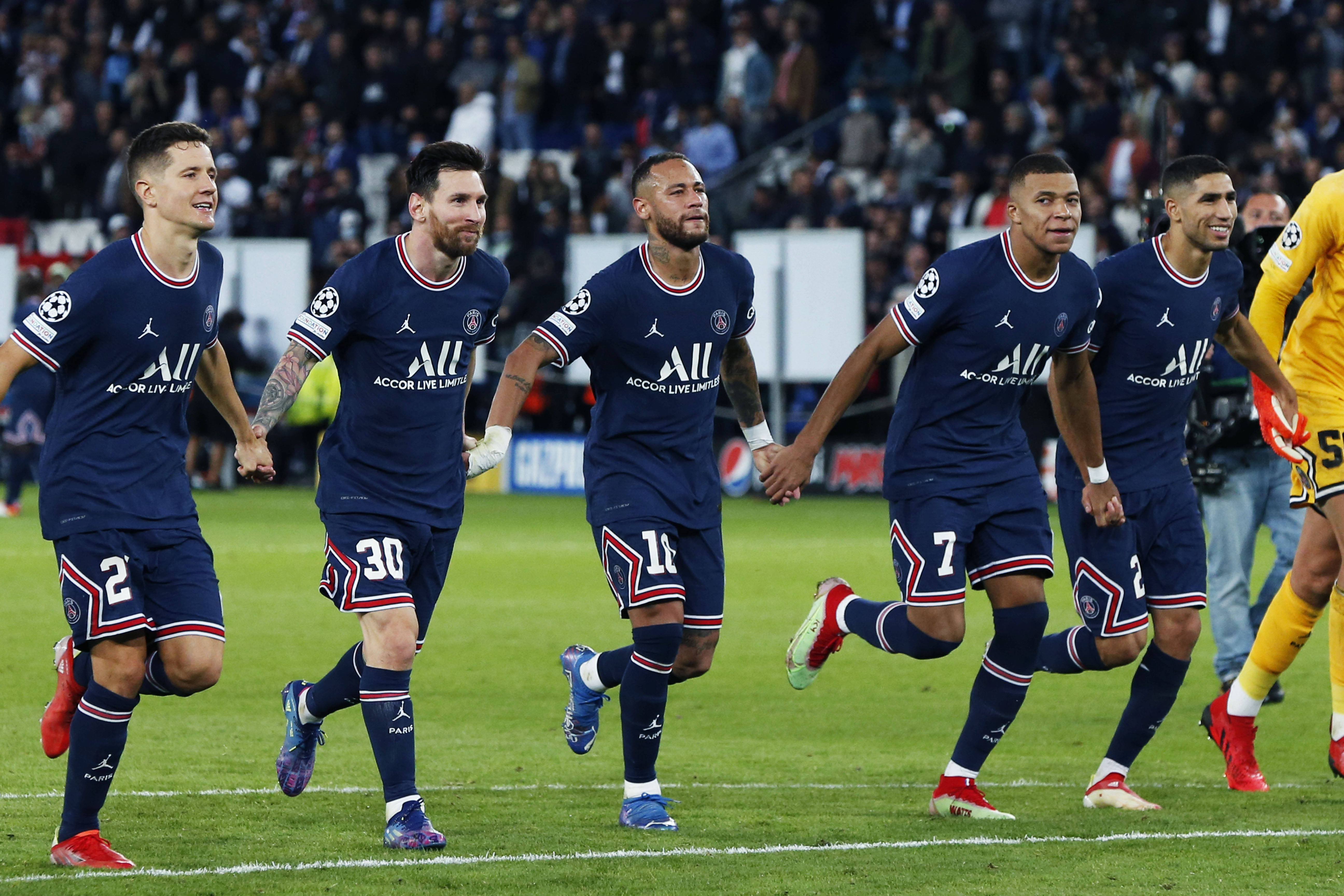 巴黎圣日耳曼客场作战,赢得惊险胜利 巴黎圣日耳曼客场作战,赢得惊险胜利