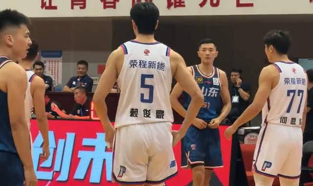 山东男篮击败重庆保持领先优势 山东男篮击败重庆保持领先优势