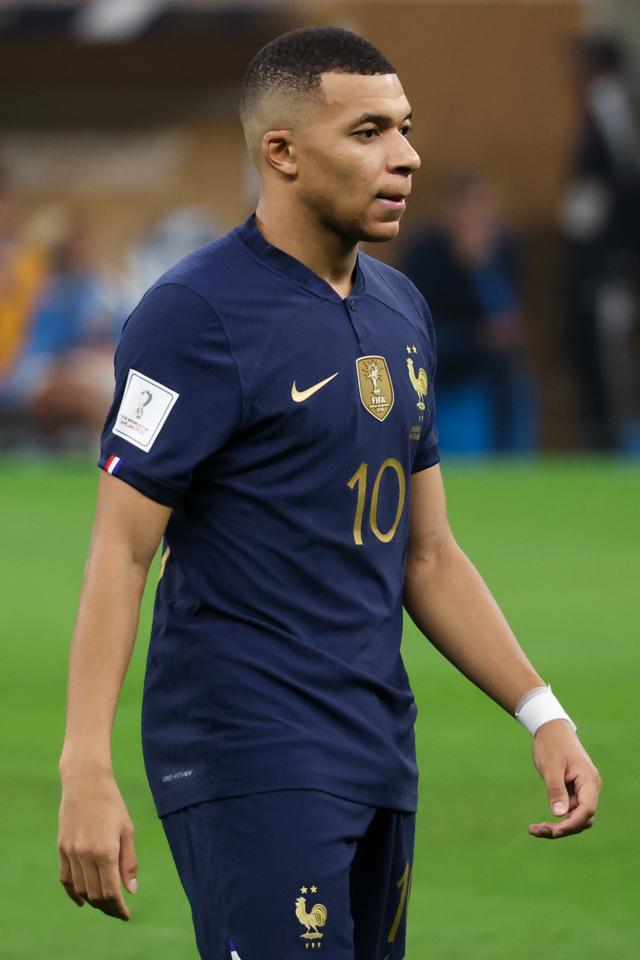 关于世界杯球员突破自我，表现堪称完美的信息