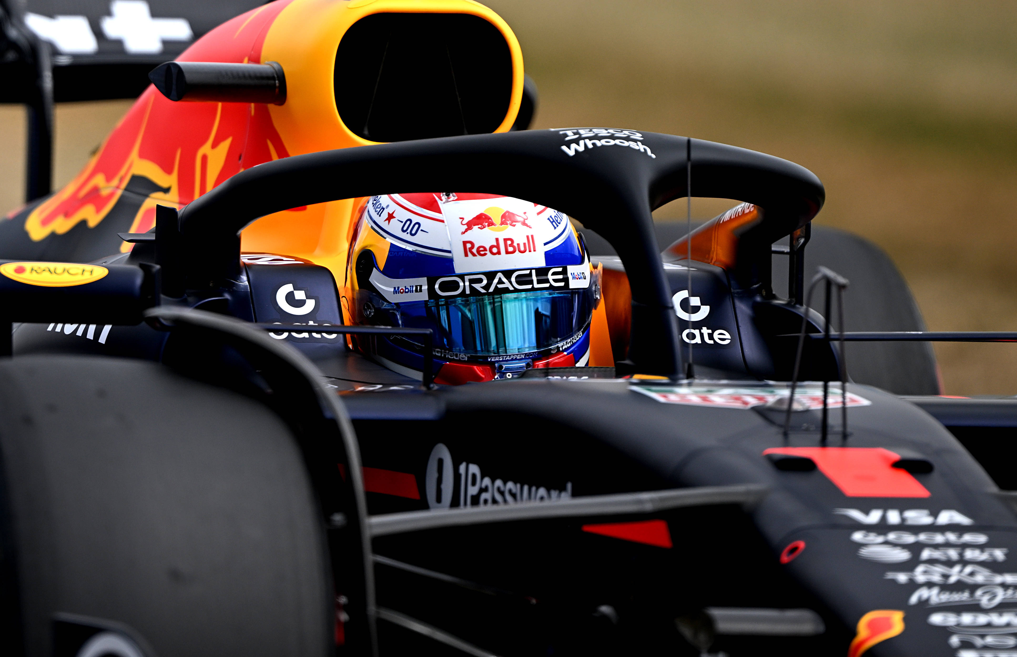 雷火电竞亚洲先驱-雷诺车队逆转阿斯顿马丁，维斯塔潘高光表现的简单介绍