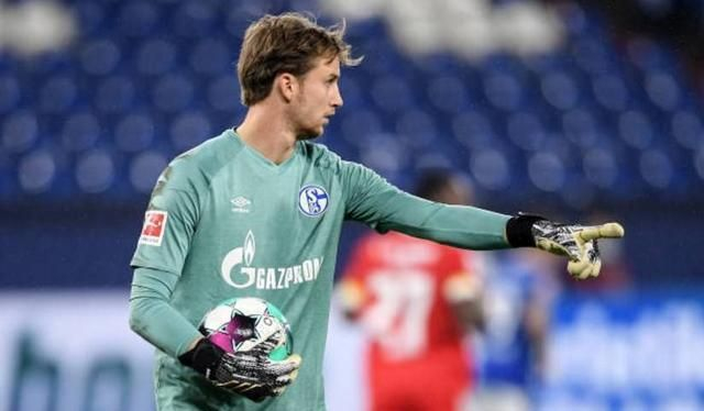 沙尔克遭遇两连败,排名下滑 沙尔克遭遇两连败,排名下滑