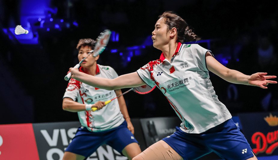 丹麦队碾压泰国队，黄鸭组合高光表现