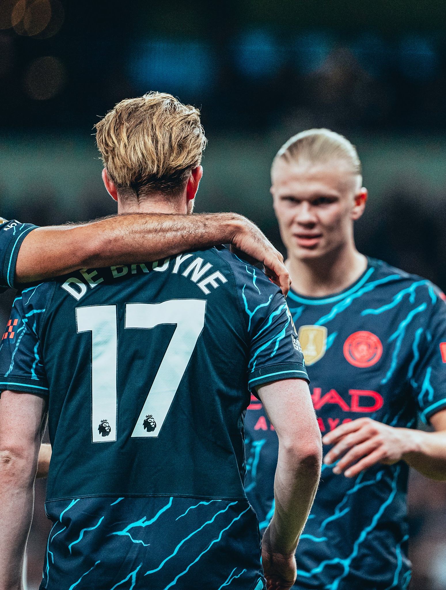 雷火电竞入驻-德国完胜曼联，阿圭罗统治全场