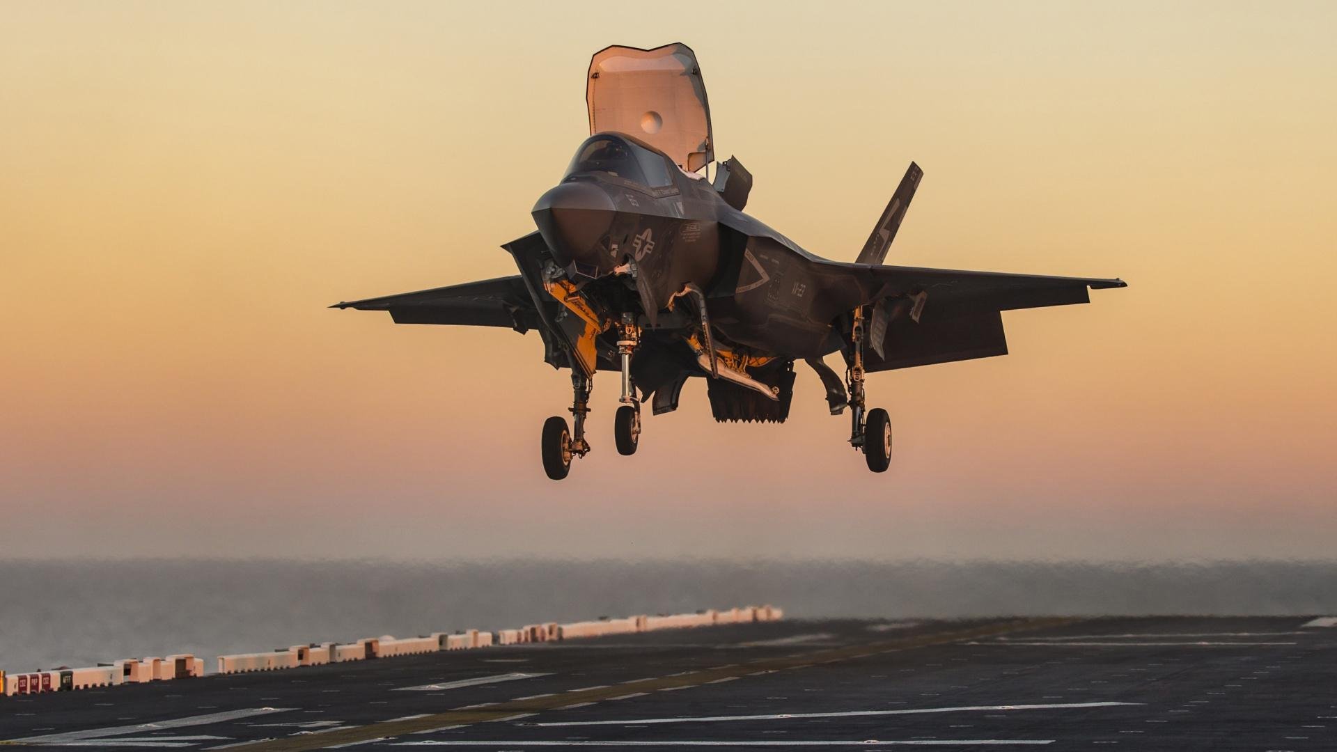 雷火电竞简介-杜兰特的双重主宰，从篮网绝杀雄鹿到美加墨世界杯的传奇接管