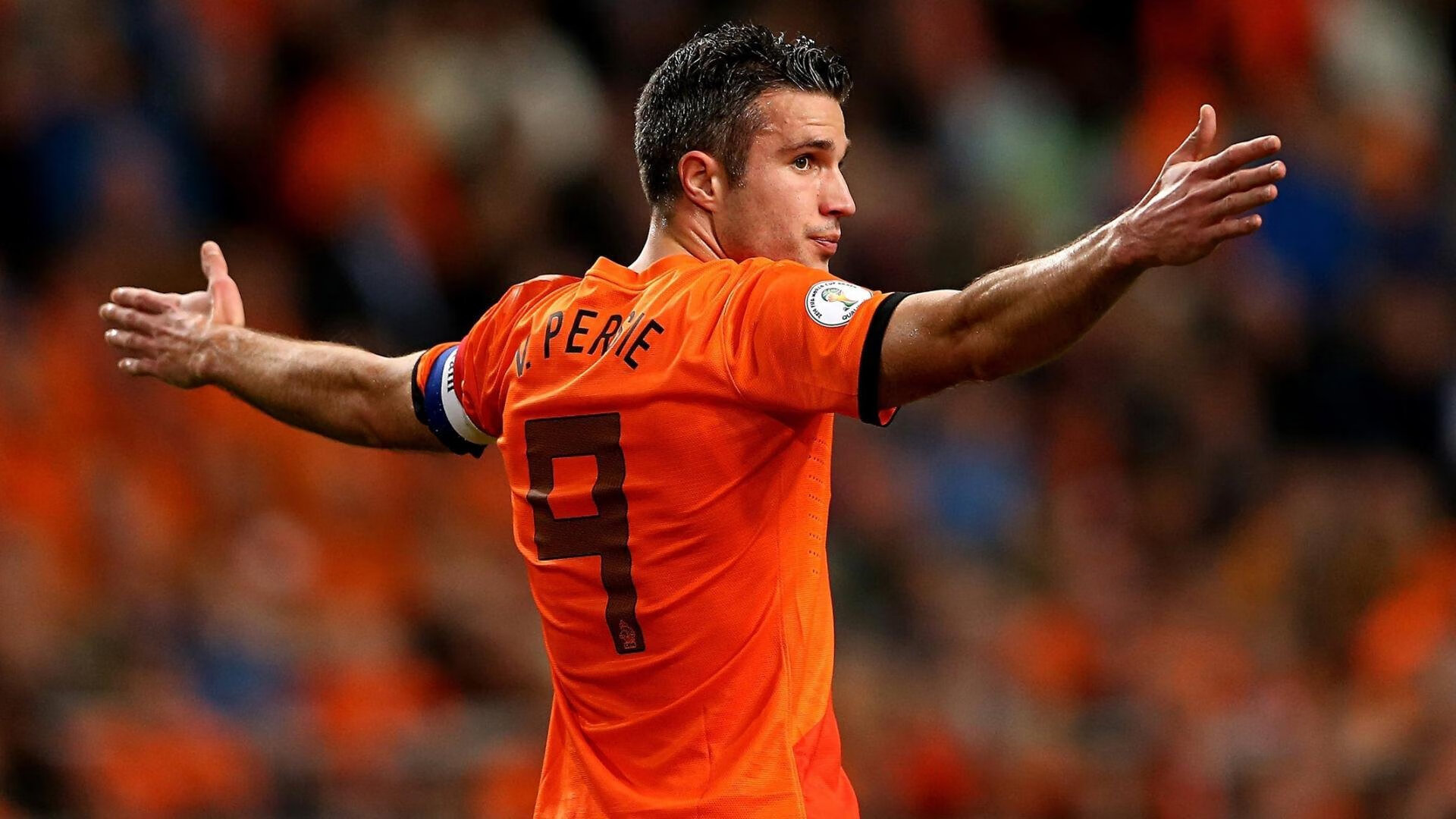 雷火电竞网站-无情的独奏与轰鸣的合奏，足球关键时刻的两种主宰方式