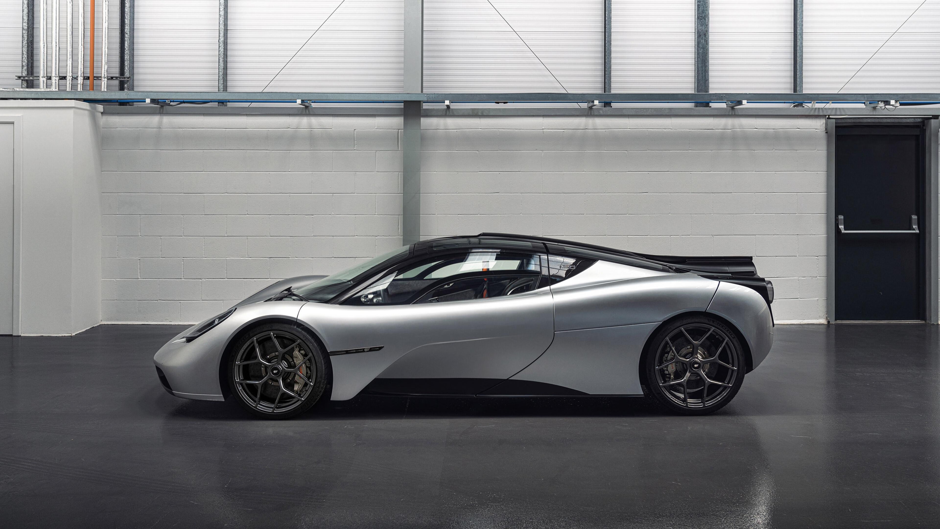 雷火电竞充值-跨洋对决！伦纳德爆砍38分统治攻防，尼克斯加时鏖战力克山西队