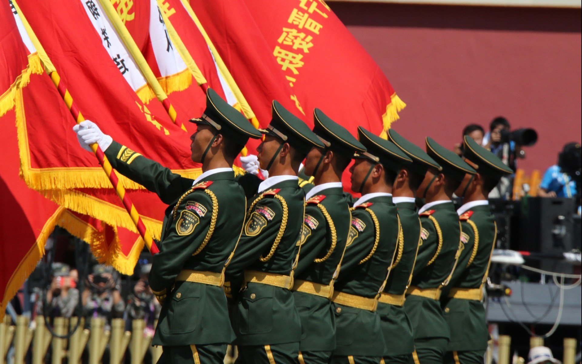 雷火电竞网址-费利克斯独造三球，智利替补奇兵压哨绝杀！2026世界杯F组上演经典逆转